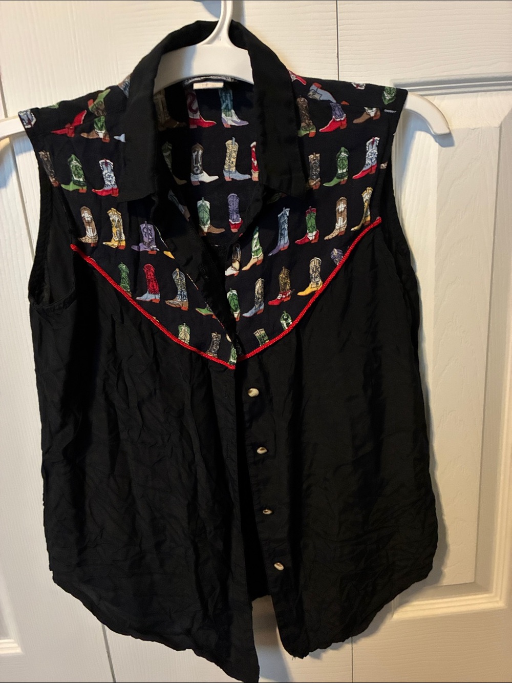Black Sleeveless vintage Roughrider Western Button-Front Top with Boot Print